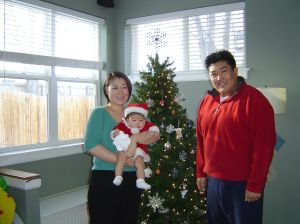 Throughout his life, Yusuke Kirimoto was overweight. He is pictured here in December 2006 with his wife and daughter in their Westminster, Colorado, home. Courtesy: Yusuke Kirimoto
