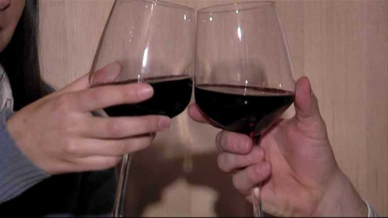 wine-toast-glasses