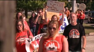 Students in Parma march, protesting budget cuts