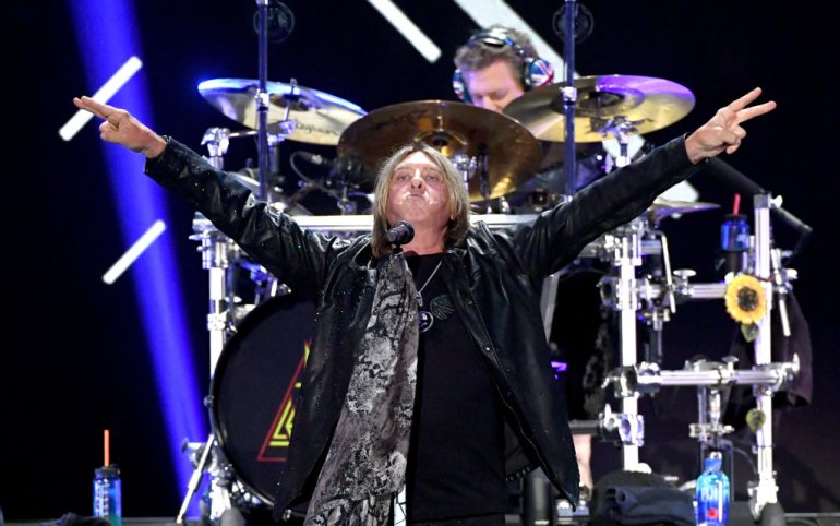 Picture of Def Leppard lead singer