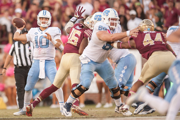 TALLAHASSEE, FL - OCTOBER 01: Mitch Trubisky #10 of the North Carolina Tar Heels looks to make a pass during the game against the Florida State Seminoles at Doak Campbell Stadium on October 1, 2016 in Tallahassee, Florida. (Photo by Jeff Gammons/Getty Images)