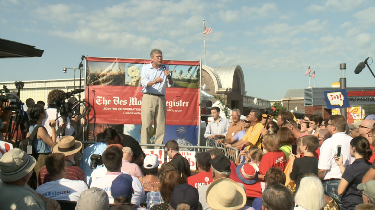 Jeb Bush speaks to Iowans from the Des Moines Register Soapbox at the Iowa State Fair (WHO-HD/Reid Chandler)