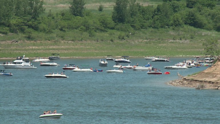 Boats on Saylorville Lake. (WHO-HD)