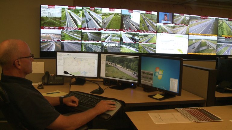 Iowa DOT Traffic Management Center in Ankeny. (WHO-HD)