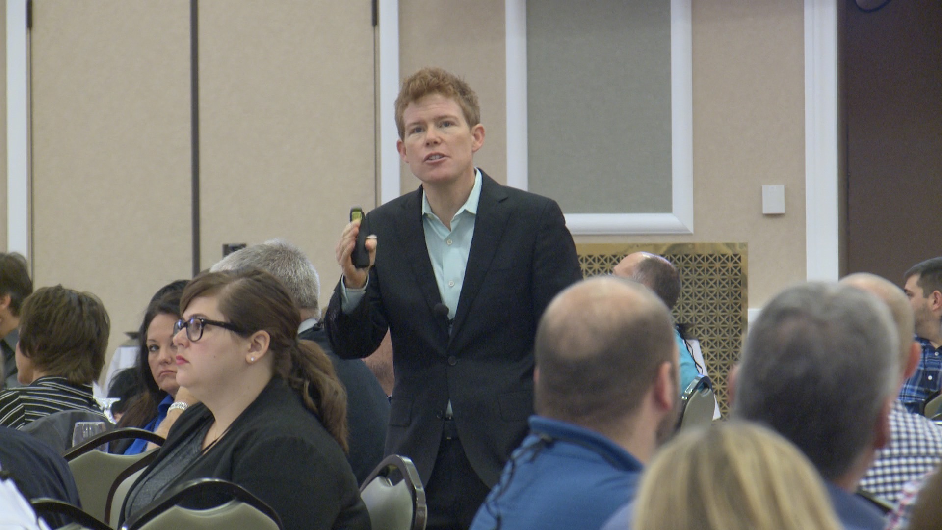 Holmes Hummel, former Energy Policy Advisor at the US Dept. of Energy spoke in Altoona Wedneday. (Roger Riley WHO-HD)
