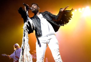 SAN FRANCISCO, CA - DECEMBER 16: Miguel performs during 106 KMEL's Holiday House of Soul at The Warfield Theater on December 16, 2015 in San Francisco, California. (Photo by Tim Mosenfelder/Getty Images)
