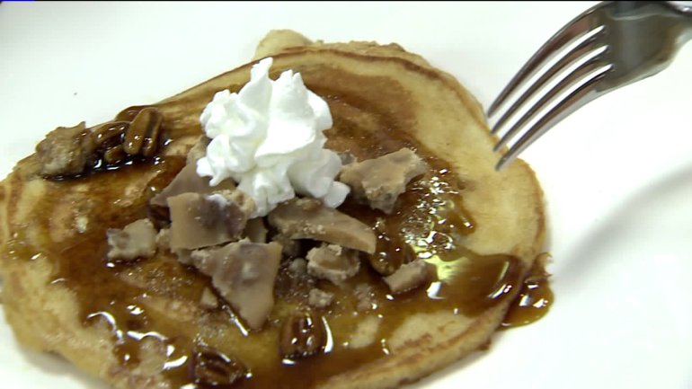 Aunt Sally's Praline Pancakes