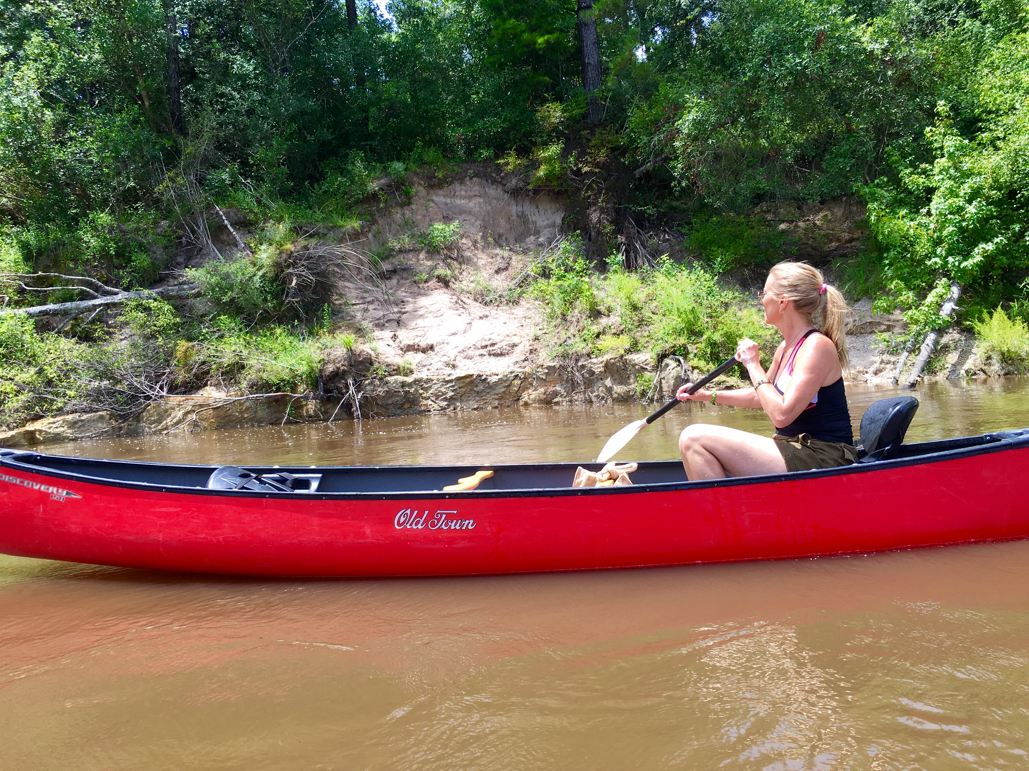 WGNO Travel Girl Stephanie Oswald on the Wolf RIver.