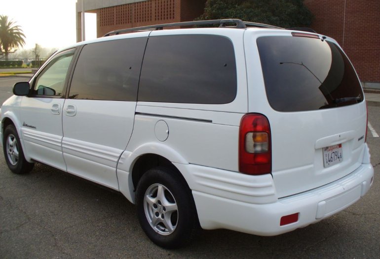 Stock photo of the make and model of the minivan Angel Mason could be traveling in