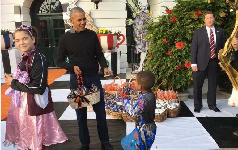 Roby visits with President Obama on Halloween