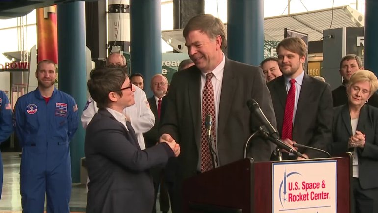 Huntsville Mayor Tommy Battle welcomes Jill Szuchmacher, Google Fiber's Director of Expansion during the Gig City announcement on Feb. 22, 2016. (Photo: Dave Schmidt/WHNT News 19)