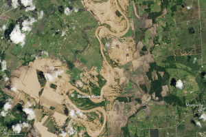 Satellite imagery of the Brazos River flooding in eastern Texas on May 28, 2016. (NASA Earth Observatory)
