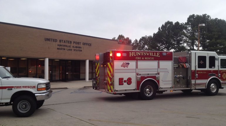 The U.S. Post Office on Mastin Lake Road in Huntsville was evacuated on Tuesday morning. (Photo: Gregg Stone/WHNT News 19)