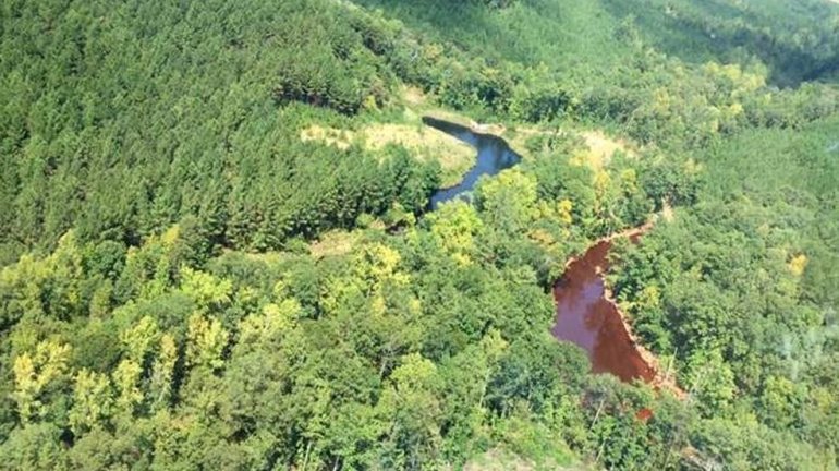 Work crews are trying to repair a pipeline that has spilled more than 250,000 gallons of gasoline in a rural area near Birmingham. Colonial Pipeline says most of the gas is contained in a retention pond near the city of Helena, and there's no public safety concern. (Photo: Colonial Pipeline, via ABC3340.com)