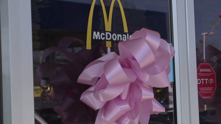 McDonald's on Highway 43 in Tuscumbia put up pink bows in celebration of the baby born on Feb. 8. (Carter Watkins/WHNT News 19)