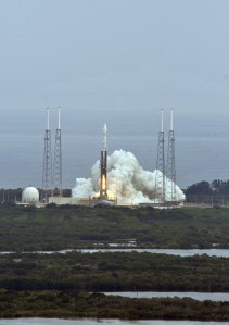 NASA's Mars Atmosphere and Volatile Evolution (MAVEN) spacecraft onboard an Atlas V rocket lifts in Cape Canaveral, Florida, on Nov. 18, 2013. (Credit: BRUCE WEAVER/AFP/Getty Images)