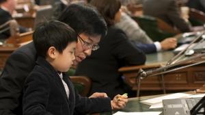 California Sen. Richard Pan is shown with his son William in 2010.  (Credit: Gina Ferazzi / Los Angeles Times)