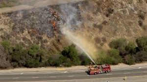 No homes appeared to be threatened by a brush fire in Whittier on April 16, 2015. (Credit: KTLA)