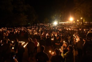 Hundreds of people gather for a vigil in Roseburg, Oregon, on Oct.1, 2015, for the victims killed and wounded in a shooting at a community college. (Credit: Josh Edelson/AFP/Getty Images)