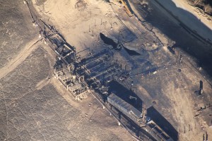 Aerial images from over SoCal Gas' leaking Aliso Canyon well above Porter Ranch show the facility on Dec. 17, 2015. (Credit: Earthworks/Pete Dronkers)