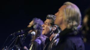 Glenn Frey, center, performs with other Eagles band members in Los Angeles in 2008. (Credit: Lawrence K. Ho / Los Angeles Times)