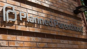A Planned Parenthood location is seen on August 5, 2015 in New York City. (Credit: Andrew Burton/Getty Images)