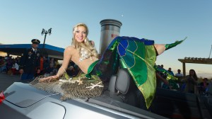 Miss America 2014 contestant Miss New Jersey Cara McCollum appears in the 2014 Miss America Competition Parade at Boardwalk Hall Arena on September 14, 2013 in Atlantic City, New Jersey. (Credit: Michael Loccisano/Getty Images)