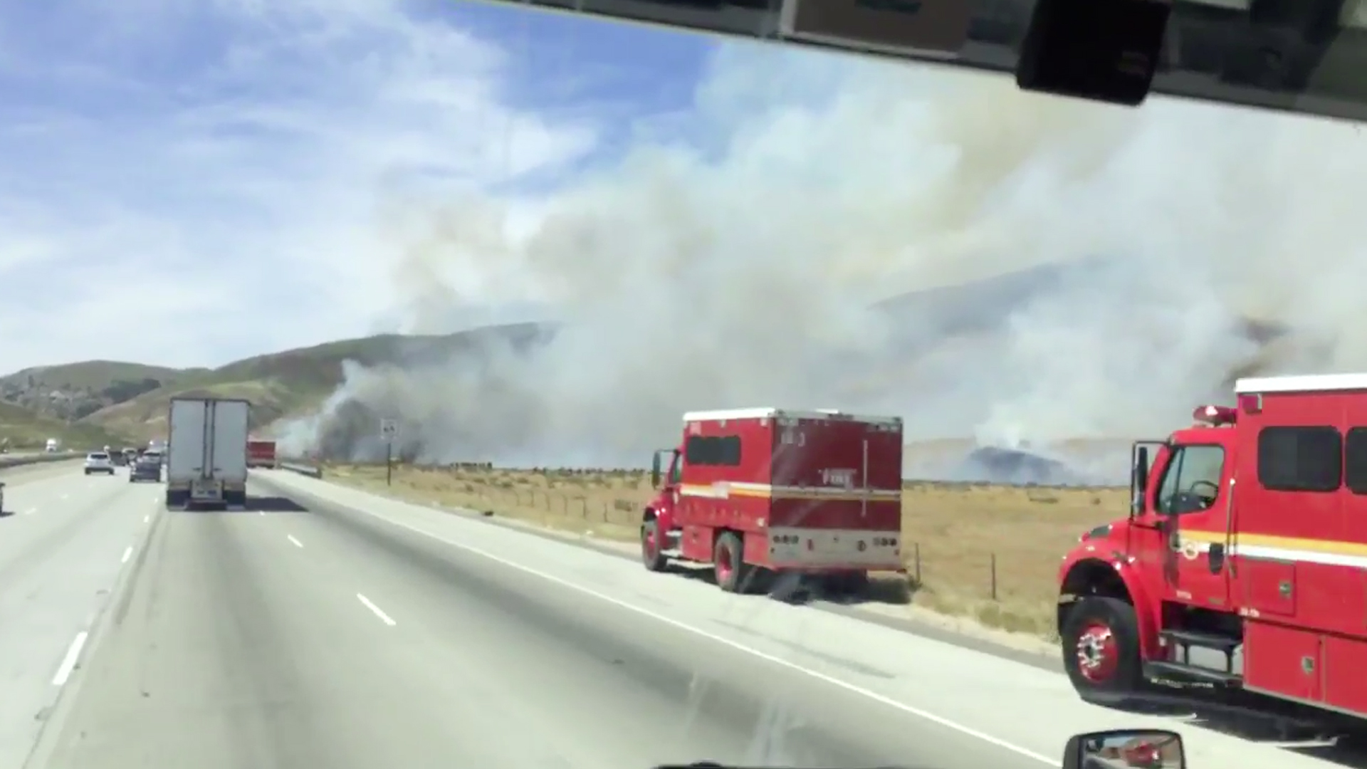 Firefighters Battle 100-Acre Brush Fire Along 5 Freeway In Gorman | KTLA