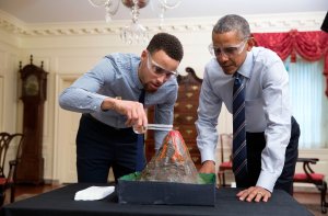 Golden State Warriors point guard Stephen Curry and President Barack Obama are seen in a public service announcement. The video highlights the importance of mentoring and challenges Americans to make an impact on the life of a young person in their community by becoming a mentor. (Credit: Pete Souza/The White House)