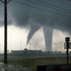 Brad Guay, a meteorologist, took amazing photos in Kansas of the multiple tornadoes. (Credit: Brad Guay)