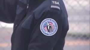 A TSA officer works a Bernie Sanders campaign event in San Pedro on May 27, 2016. (Credit: KTLA)