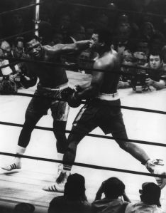 The World Heavyweight title fight between Joe Frazier (left) and Muhammad Ali (1942 - ) at Madison Square Garden. Frazier won on points. (Photo by Keystone/Getty Images)