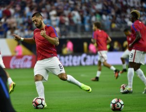 USA's Clint Dempsey warms up before the start of the Copa America Centenario semifinal match against Argentina in Houston, Texas, on June 21, 2016. (Credit: OMAR TORRES/AFP/Getty Images)