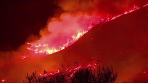 The Sherpa Fire, which has scorched more than 7,800 acres as of June 19, 2016, rages in Santa Barbara County. (Credit: KTLA)