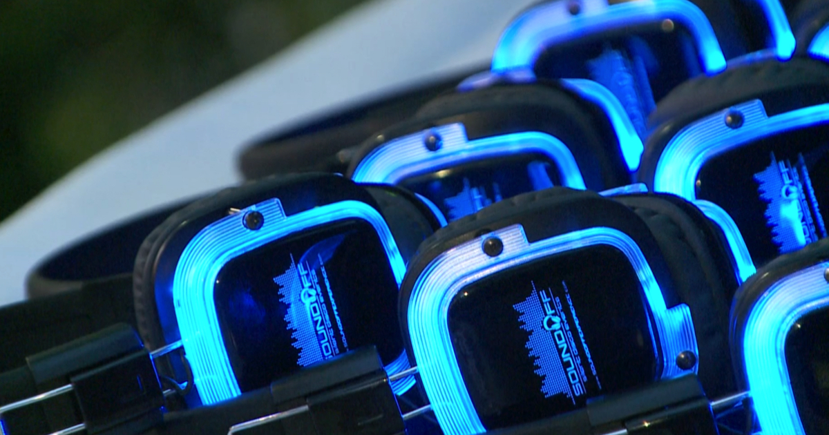 Sound Off Experience uses glowing, wireless, noise-isolationg, 3-channel headphones