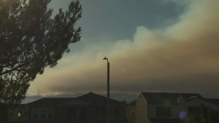Smoke from the Sand Fire drifted into surrounding areas on July 23, 2016. (Credit: KTLA)