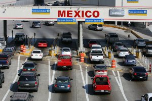 Traffic in the U.S. enters Mexico at the San Ysidro border crossing, the world's busiest, on June 27, 2008 in Tijuana, Mexico. (Credit: David McNew/Getty Images)