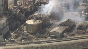A "rupture" occurred at the Tesoro Los Angeles Refinery on Aug. 26, 2016. (Credit: KTLA)