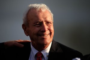 Arnold Palmer looks on during the trophy ceremony of the Arnold Palmer Invitational on March 20, 2016, in Orlando, Florida. (Credit: Chris Trotman/Getty Images)