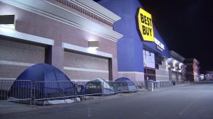 Shoppers camped out the day before Thanksgiving 2016 in anticipation of Black Friday deals. (Credit: KTLA)
