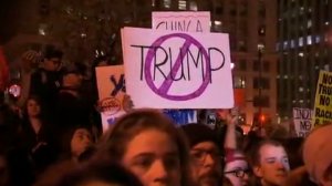 Protesters gather in front of the Trump International Hotel & Tower in Chicago on Nov. 9, 2016. (Credit: CNN)