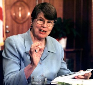 US Attorney General Janet Reno speaks to reporters 23 August, 2000 during her weekly press briefing at the US Justice Department in Washington, DC. (Credit: MANNY CENETA/AFP/Getty Images)