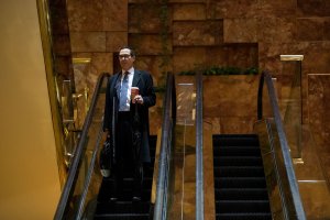 Steven Mnuchin, finance chairman for the Trump campaign, arrives at Trump Tower, Nov. 15, 2016, in New York City. (Credit: Drew Angerer/Getty Images)