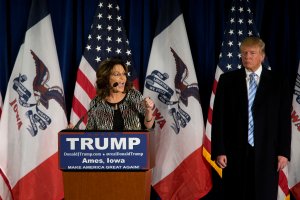 Former Alaska Gov. Sarah Palin speaks at Hansen Agriculture Student Learning Center at Iowa State University on Jan. 19, 2016 in Ames, Iowa. (Credit: Aaron P. Bernstein/Getty Images)