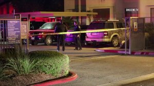 Police investigate a deadly shooting in Fontana on Jan. 4, 2017. (Credit: OnScene.TV)