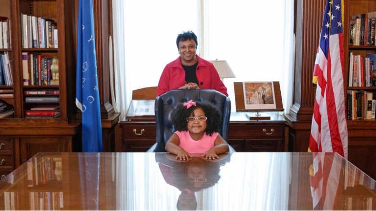 Librarian of Congress Carla Hayden (top) and Daliya Arana pose for a photo that was posted on Twitter during the 4-year-old's visit to the Library of Congress on Jan. 11, 2017.
