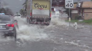 Heavy rain flooded streets in Santa Ana on Jan. 12, 2017. (Credit: Southern Counties News)