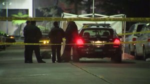 Police investigate a fight that turned deadly in the Westlake neighborhood on Jan. 13, 2017. (Credit: KTLA)