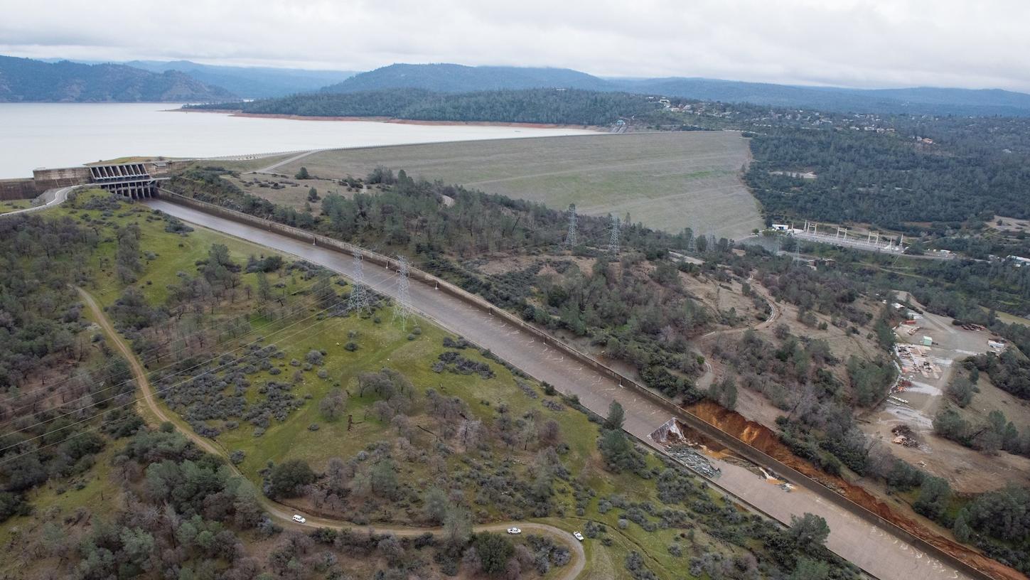 The damaged Oroville Dam spillway is shown. (Credit: Kelly M. Grow / California Department of Water Resources via Los Angeles Times)