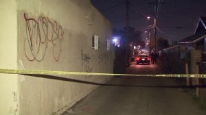Authorities investigate a double shooting in South Los Angeles that occurred on Jan. 31, 2017. (Credit: KTLA)